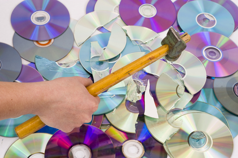 Supporting Loved Ones with Gentle Clutter Removal and Hoarder Clean Up